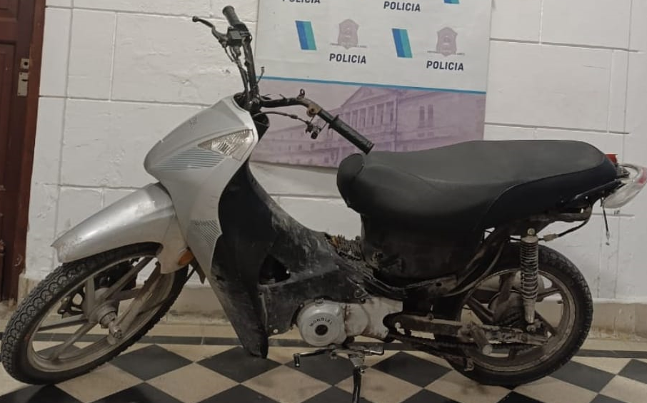 Moto recuperada y devuelta a su dueño