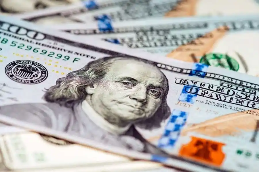 El dólar bajó después de varios días: a cuánto cerró este miércoles