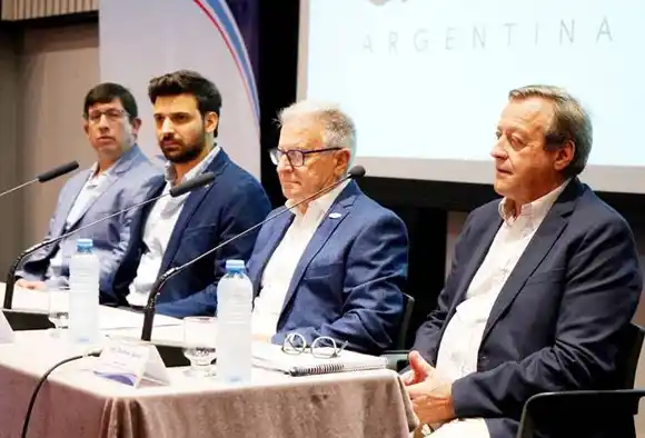 Salto Grande y el BID  presentaron estudios para la renovación del Complejo Hidroeléctrico