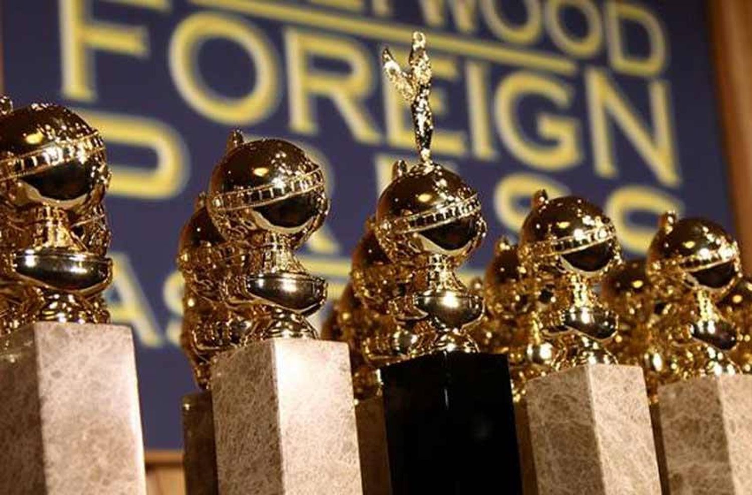 Hollywood celebra «Los Globos de Oro» sin olvidar el escándalo sexual