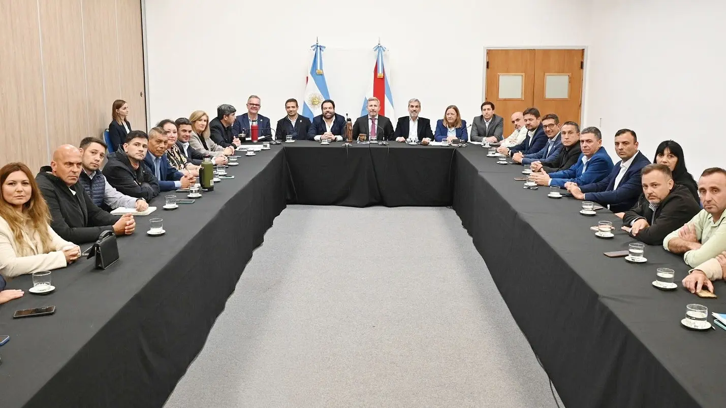 Frigerio recibió a Intendentes del PJ y analizaron la crisis de recursos que golpea a los municipios