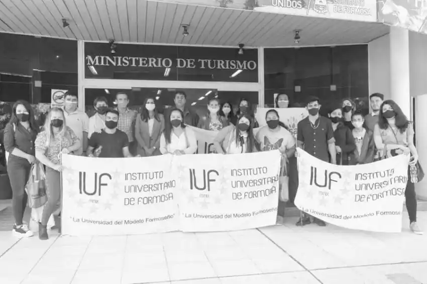 Estudiantes de la Licenciatura en Turismo realizaron un paseo turístico en capital