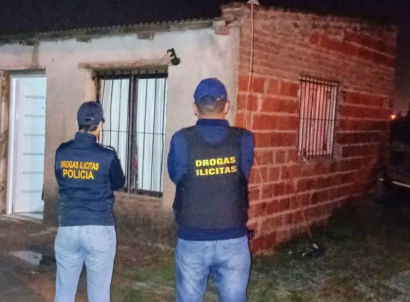 Dos detenidos por drogas: incautan cocaína, dinero, motos y un automóvil