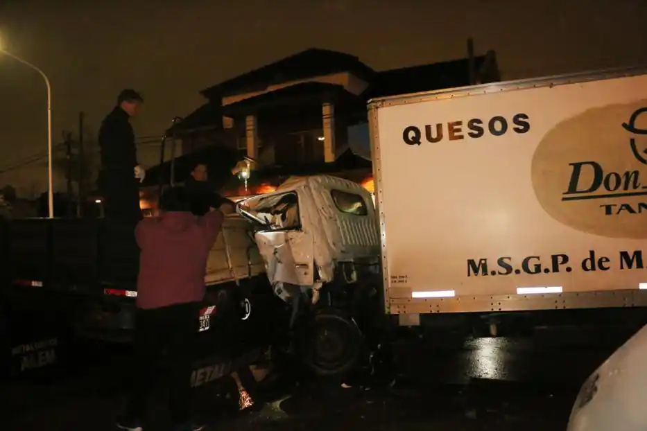 Murió el conductor de un camión tras colisionar contra otra unidad
