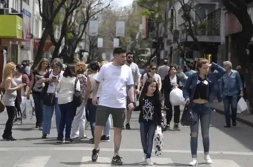 Para aumentar las ventas en vísperas de Navidad, calle San Luis se convertirá otra vez en peatonal
