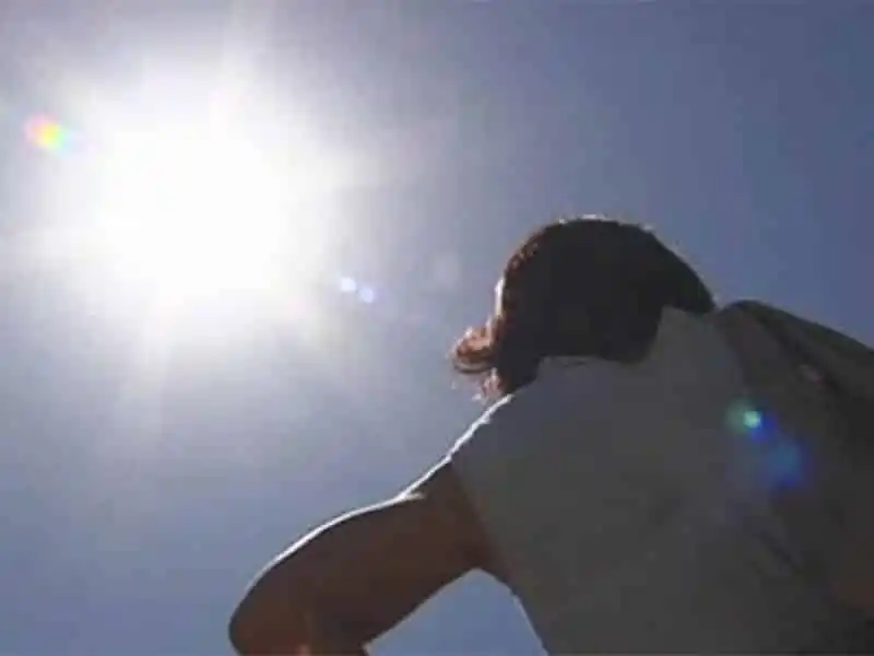 El tipo joven que se preocupa por el cambio climático