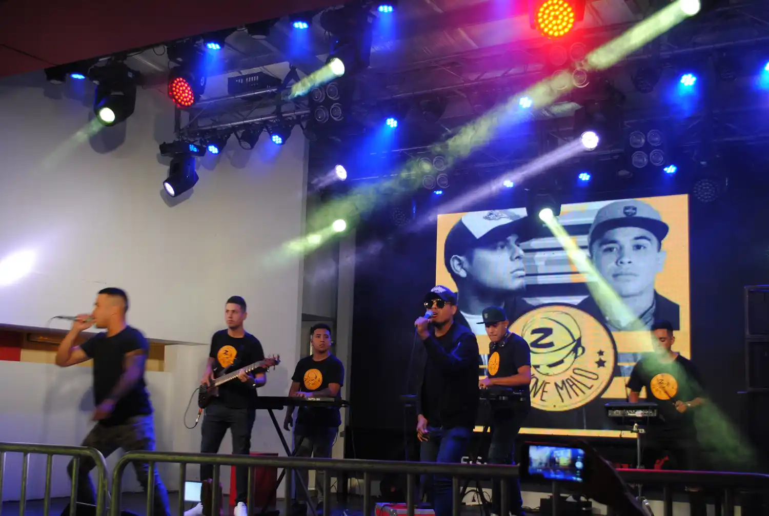 Nene Malo y su cumbia arrancaron la semana en Espacio Clarín