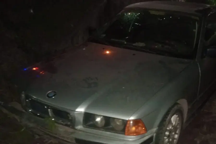 Perdió el control del volante y terminó en una cuneta en la colectora de la autopista Rosario-Buenos Aires.