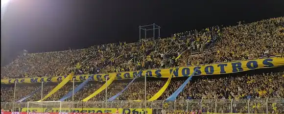 Pequeñas canallas: padres nombraron a sus trillizas con un homenaje a Central