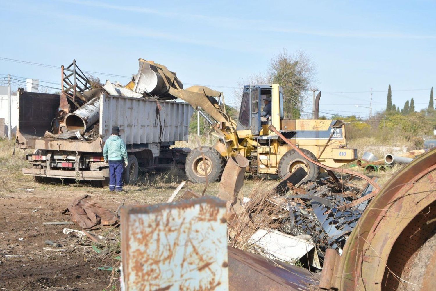 La Municipalidad secuestró chatarra y desalojó un reconocido desarmadero del barrio Rivadavia