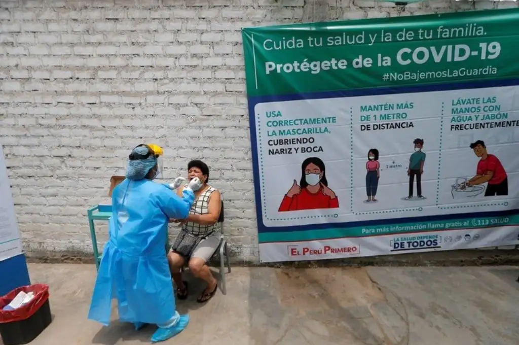 Perú: cuando se vacune a todo el personal educativo volverán las clases presenciales