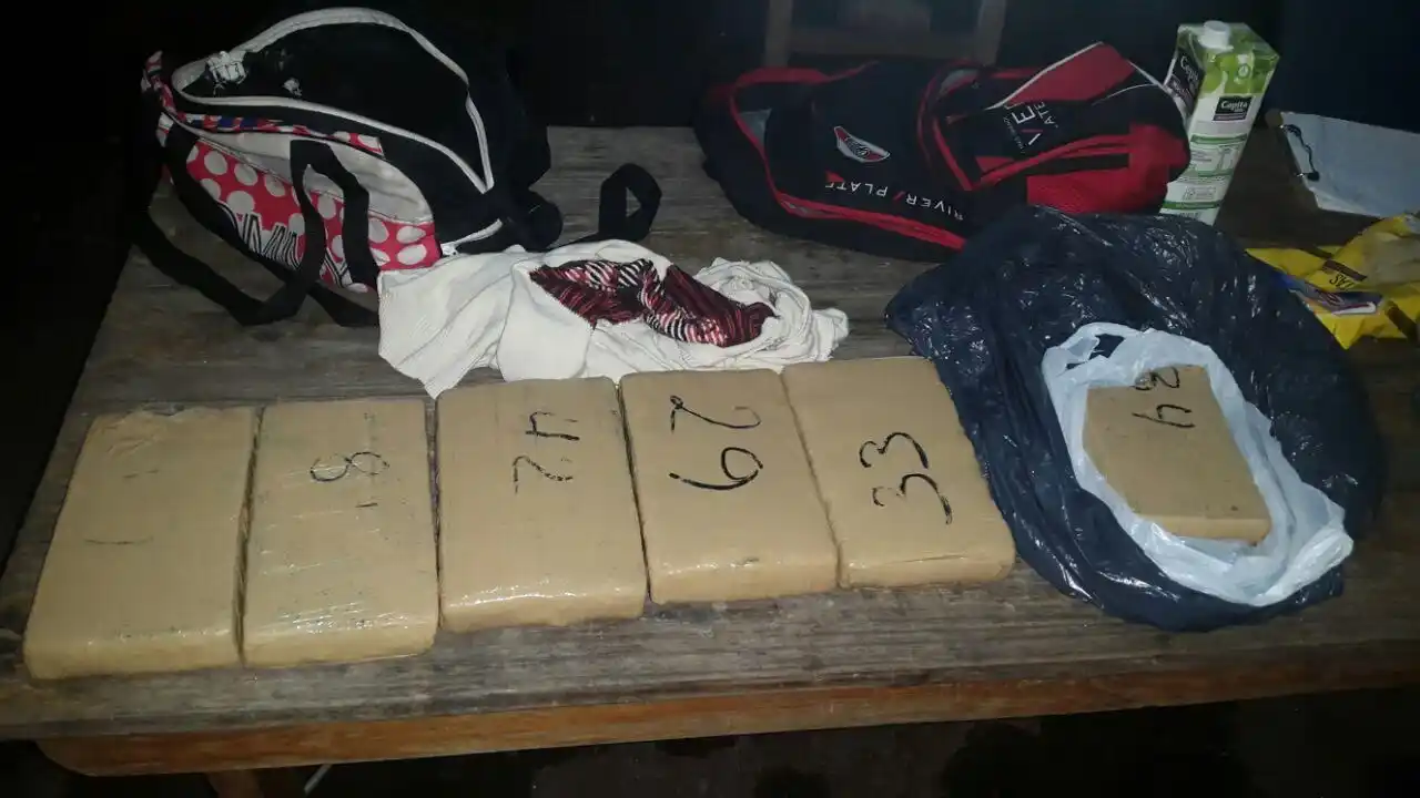 Concordia: secuestran casi 5 kilos de marihuana en un control sobre Ruta Nacional 14