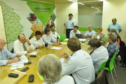 Tras tensa reunión con productores, declaran la emergencia para otros 24 distritos