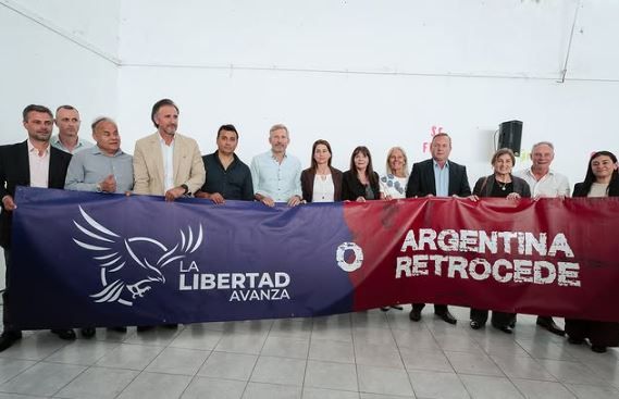 Frigerio lanzó su campaña junto a candidatos libertarios: "La Libertad Avanza o Argentina retrocede"