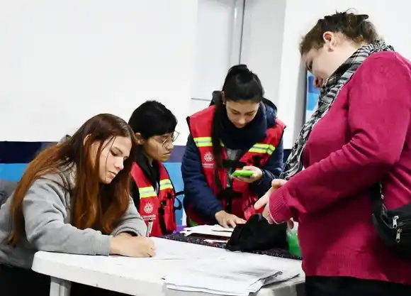 El río Uruguay se mantiene estable frente al puerto local