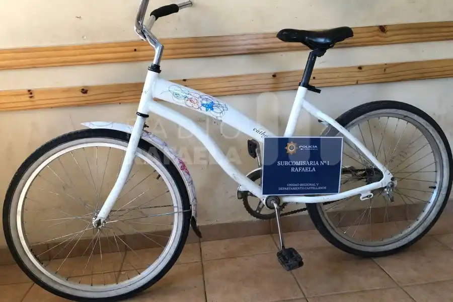 La bicicleta había sido robada y luego fue recuperada por la policía