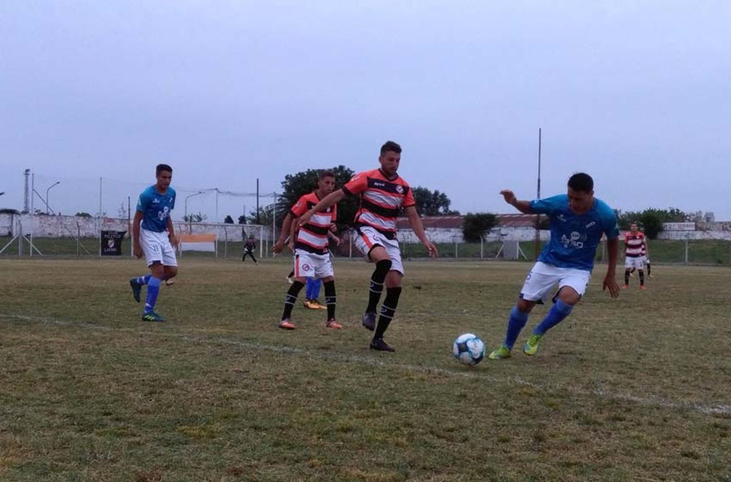 El Sala igualó sin goles ante Lugano