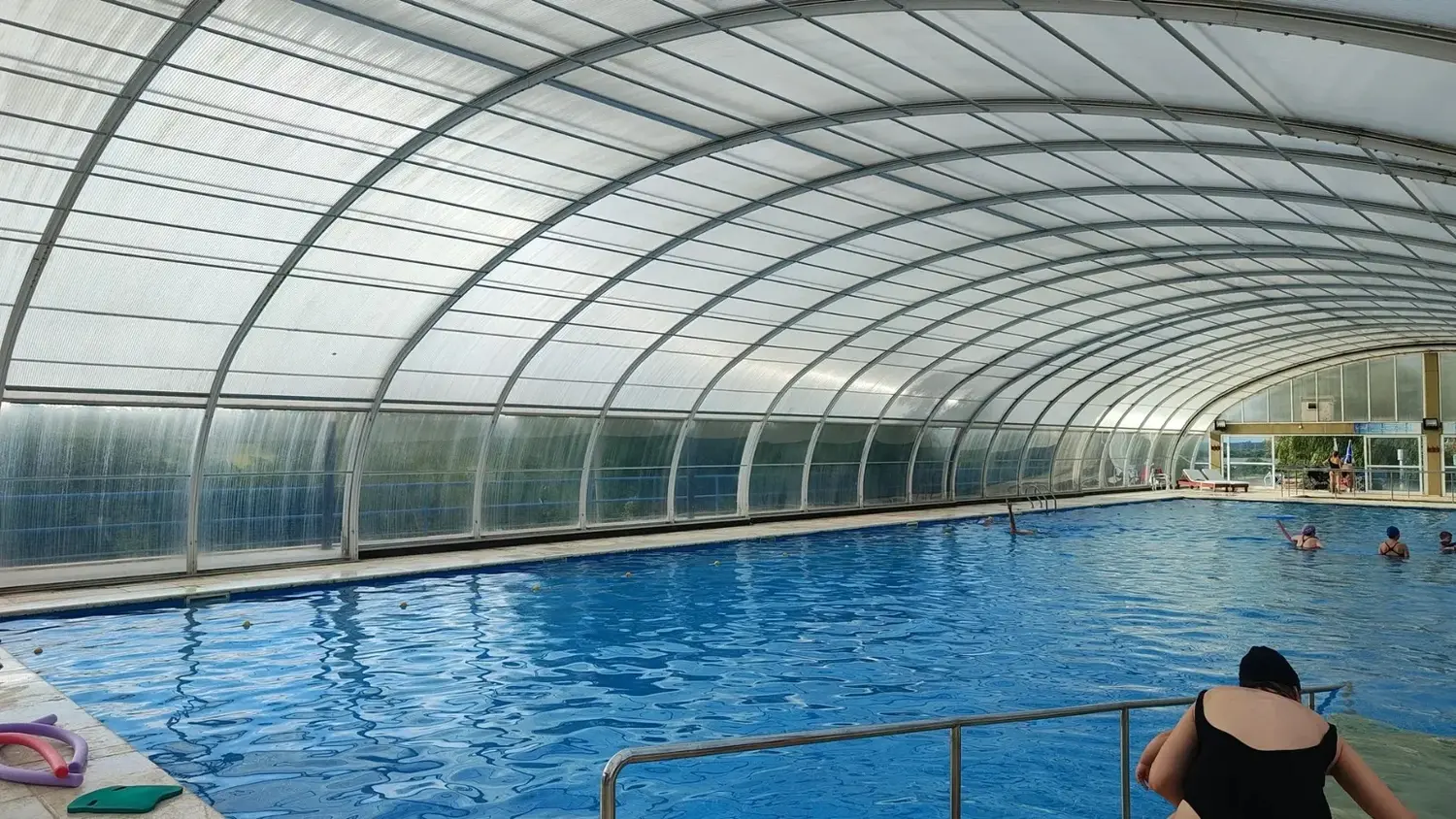 De Pacheco al espectacular hotel San Carlos Inn de Concordia: piscina techada de 33 metros, pensión completa y termas