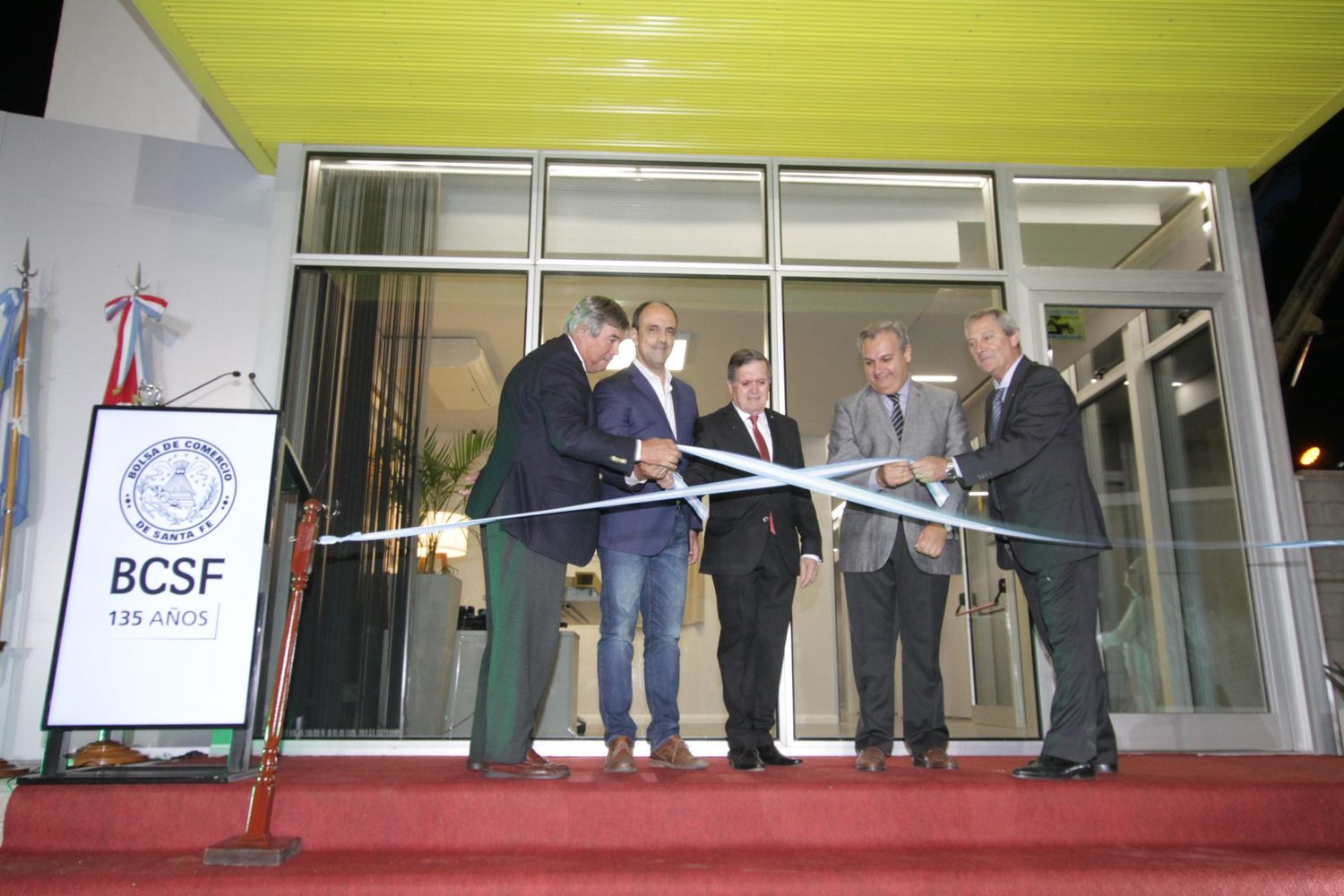 Inauguran moderno laboratorio