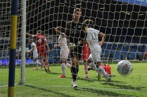 El Leeds de Bielsa ganó con lo justo y acaricia el ascenso a la Premier League