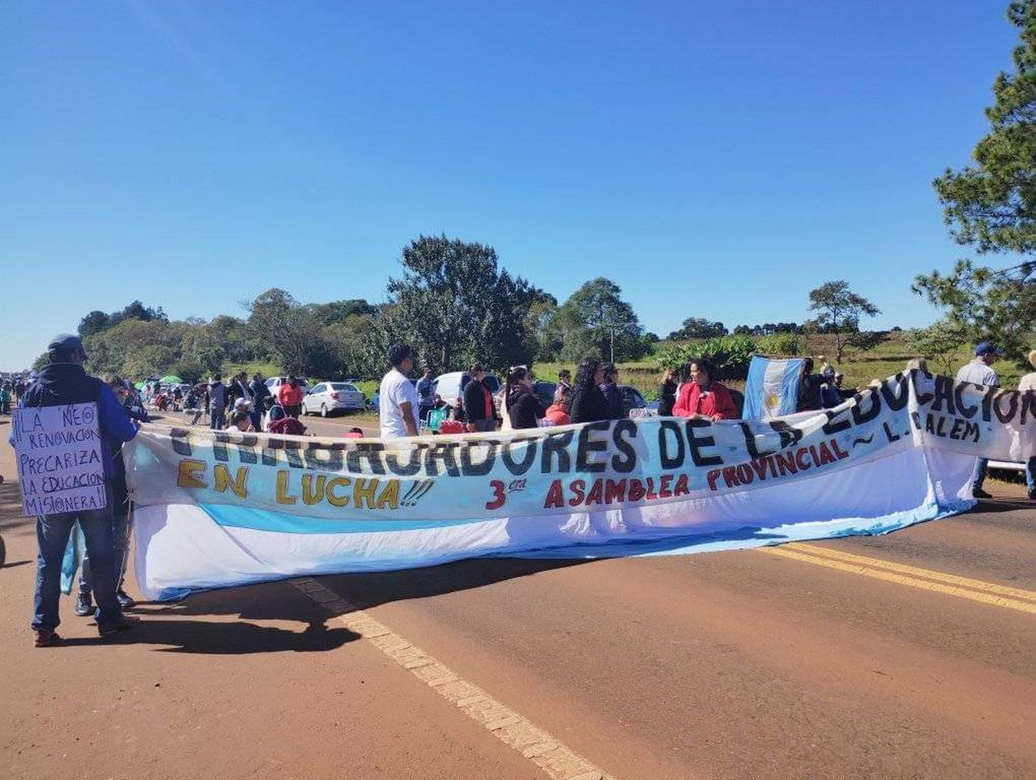 Docentes: continúan las medidas de fuerza por el conflicto con el gobierno provincial