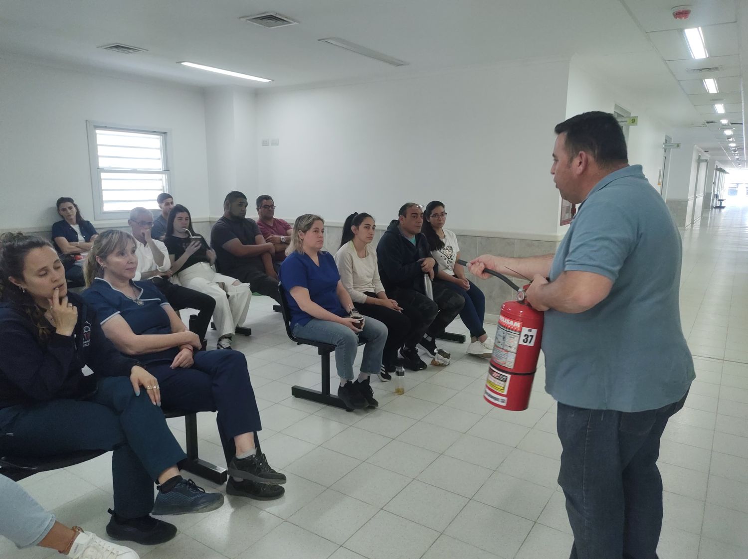 ¿Cómo actuar ante un incendio?: Se llevaron a cabo importantes capacitaciones en el Hospital Centenario