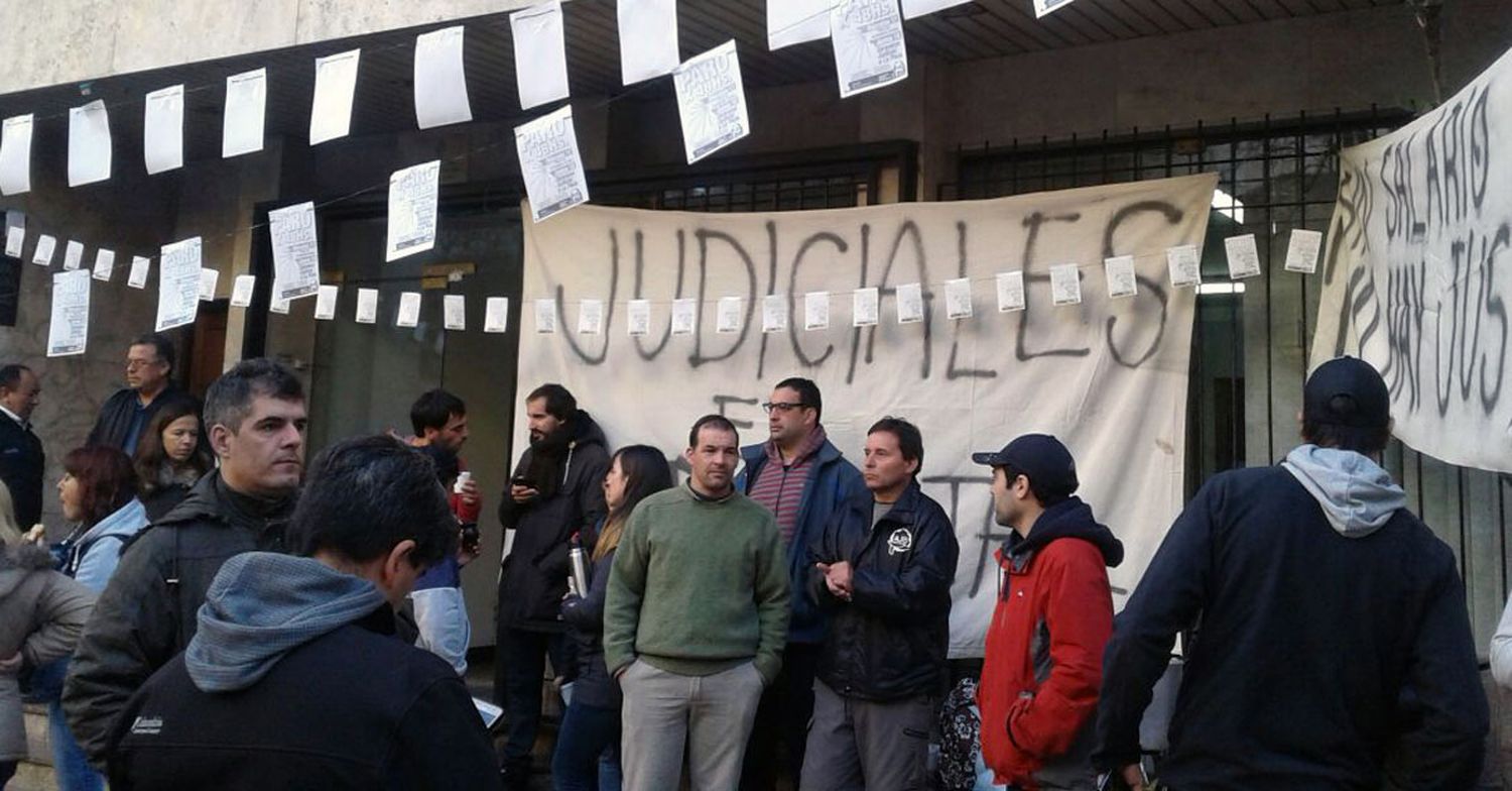 Judiciales bonaerenses aceptaron el aumento salarial del Gobierno