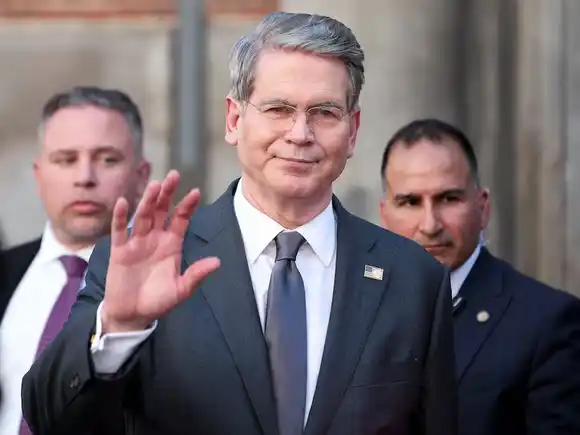 El secretario del Tesoro dijo que la asistencia de EEUU para la Argentina será “grande y contundente”