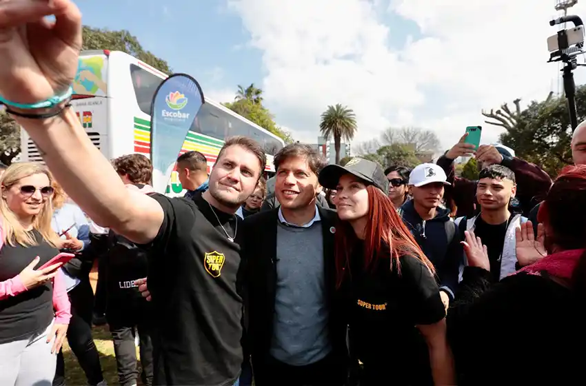 Kicillof lanzó un nuevo spot de campaña para capitalizar el voto joven