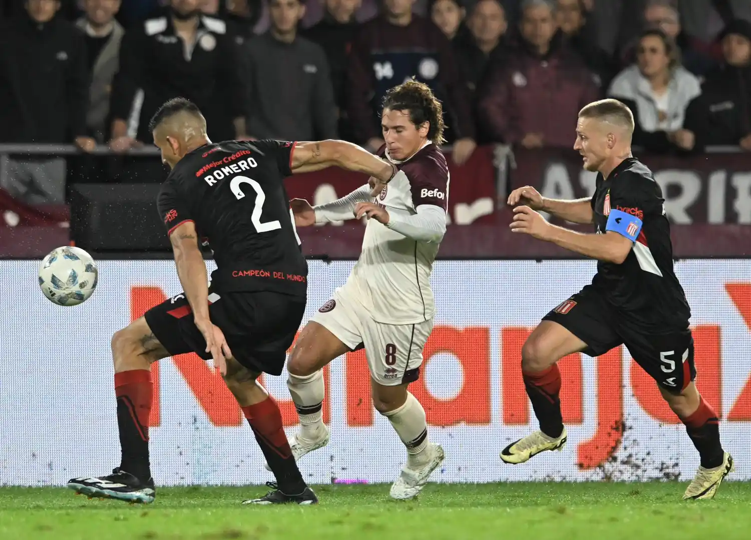 Boggio es doblado en la marca por Romero y Ascacibar.