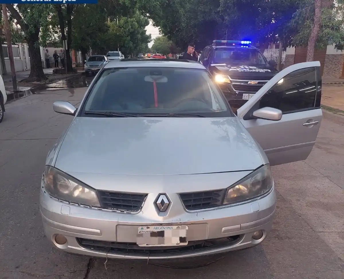 El automóvil en que se movilizaba el sujeto de 47 años.