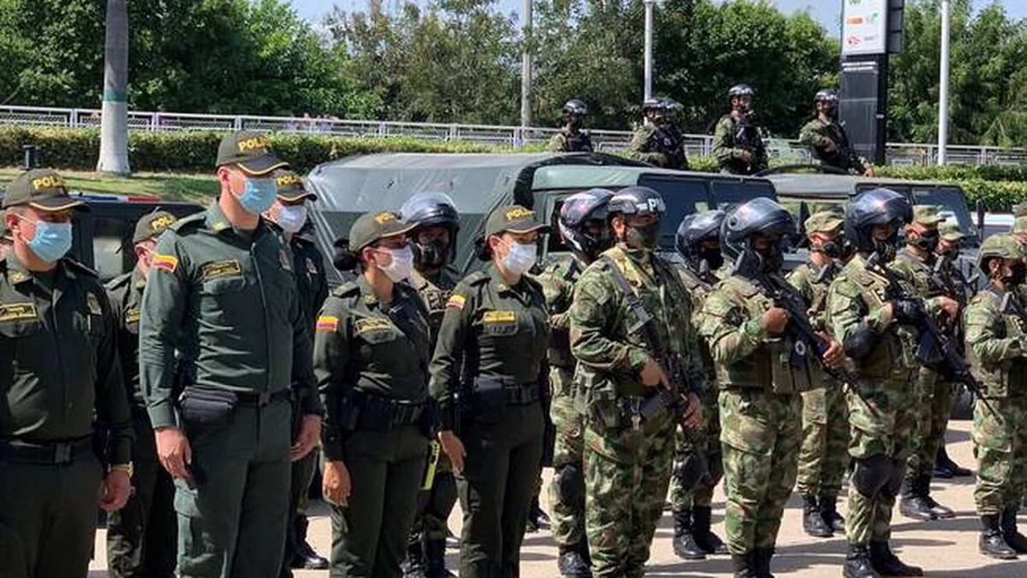 POLICÍA COLOMBIANA ALERTA en la frontera tras apertura del puente Atanasio Girardot