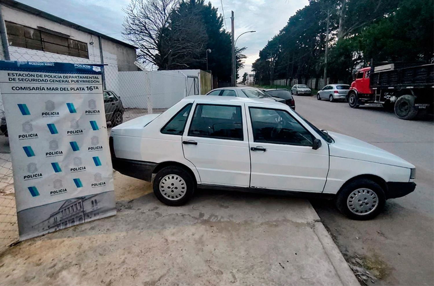 Sustraían cables subterráneos en un auto robado