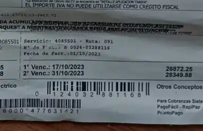 Le quisieron cortar la luz pero los sacó “zumbando” porque hay un reclamo pendiente