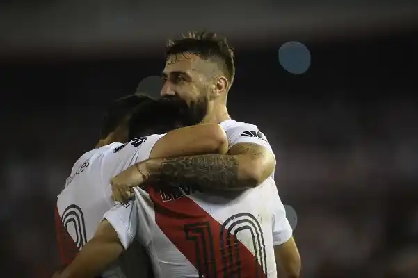 River le regaló el triunfo y la punta a Gallardo en su partido 200 en el club