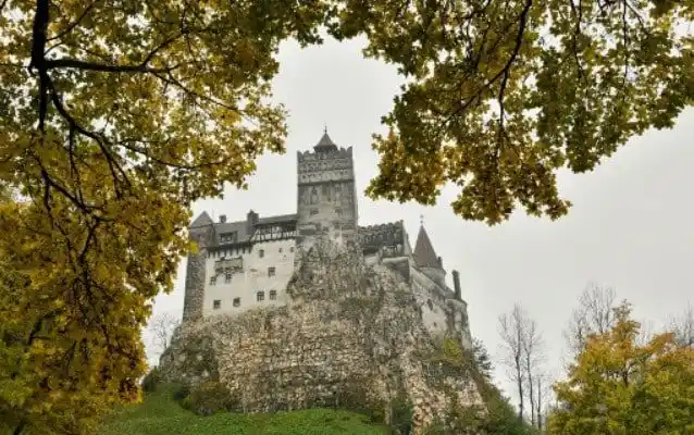 En el Castillo de Drácula vacunan contra la COVID