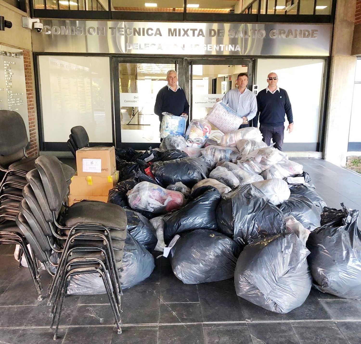 Distintas instituciones y empresas realizaron donaciones para los afectados por las inundaciones