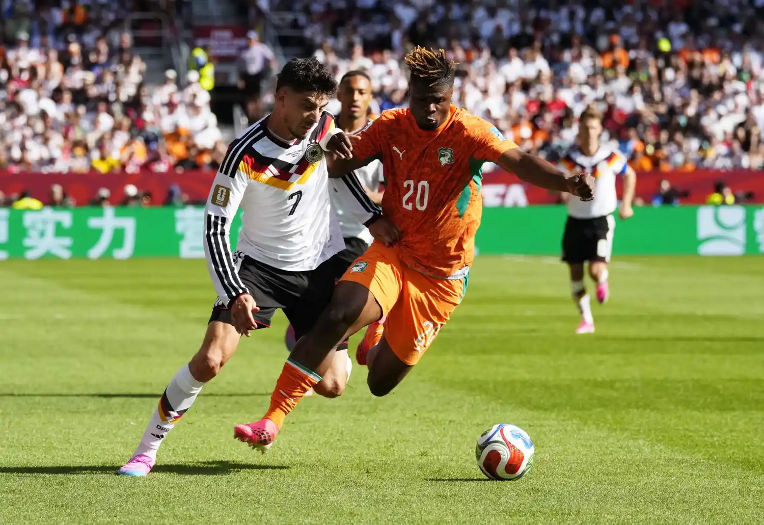 Cuando tenía todo para perder, Alemania se llevó un triunfo sobre la hora.