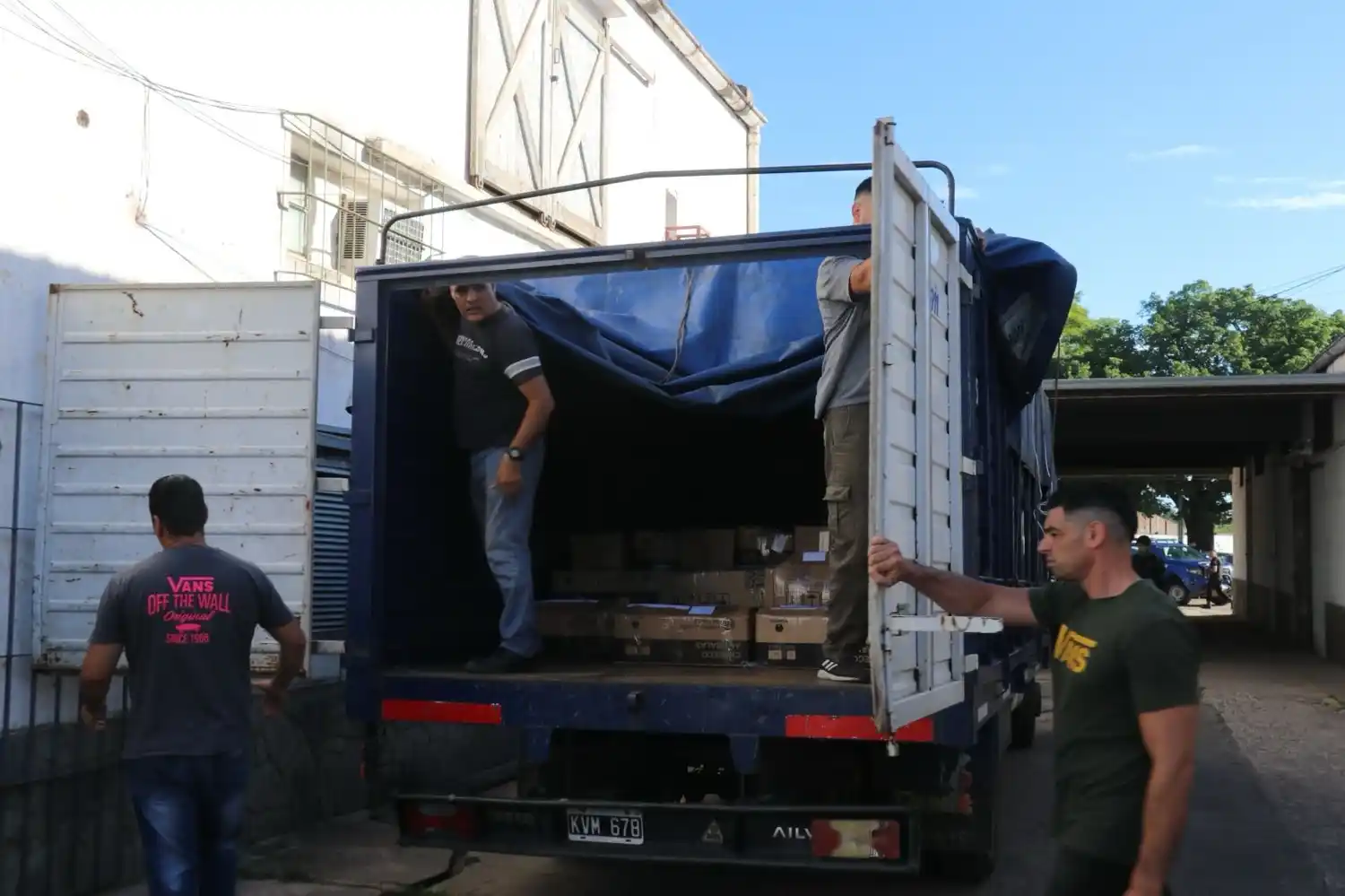 El traslado de las armas hacia las instalaciones del Banmac se realizó bajo un riguroso operativo de seguridad. Foto: GSF