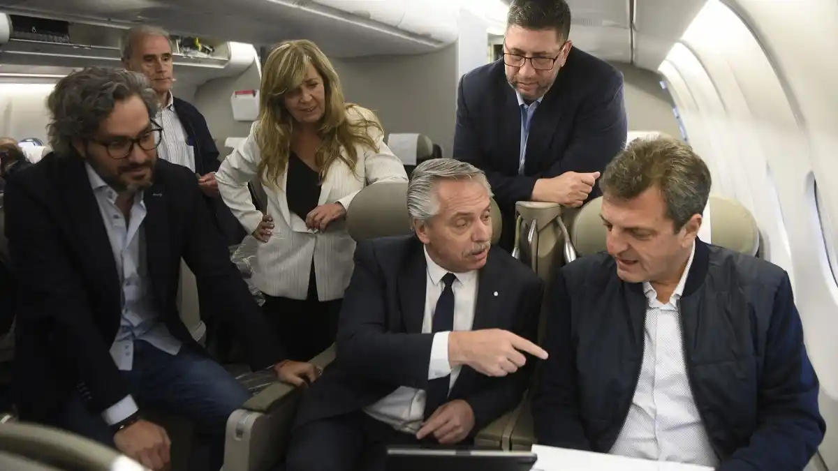 El Presidente junto a la comitiva que lo acompaña participará de la Cumbre de Líderes del G-20 en Bali.