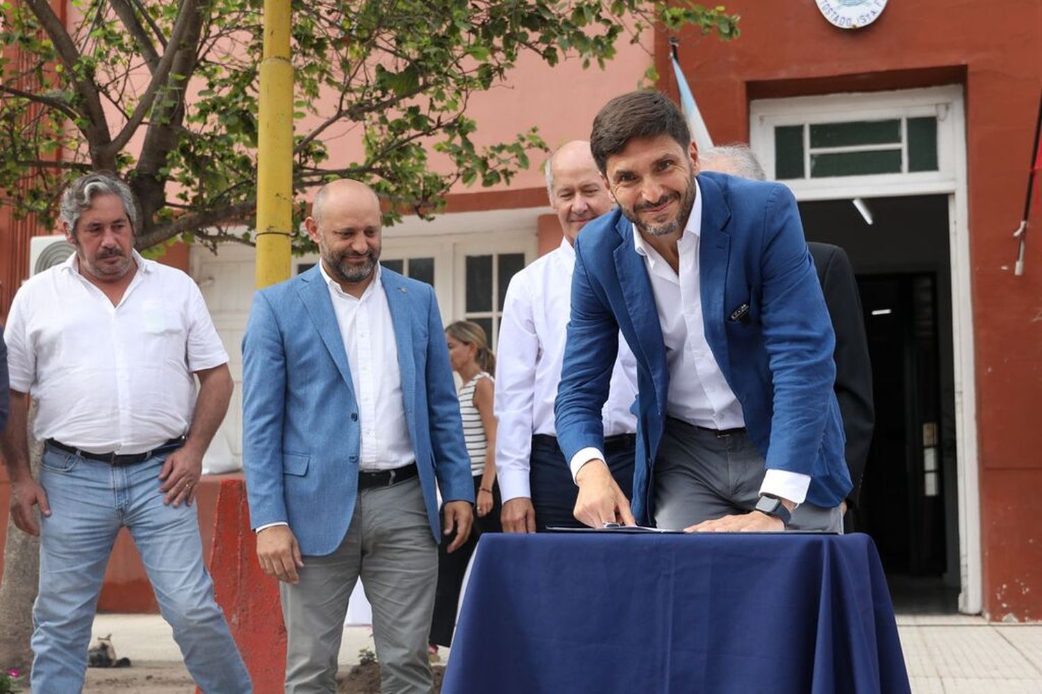 El gobernador hizo importantes anuncios en su visita al Departamento 9 de Julio