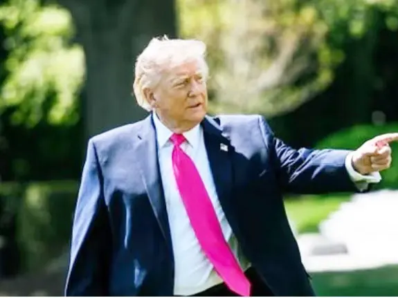 Trump lanzó una dura advertencia contra Irán: “No se reirán más de Estados Unidos”