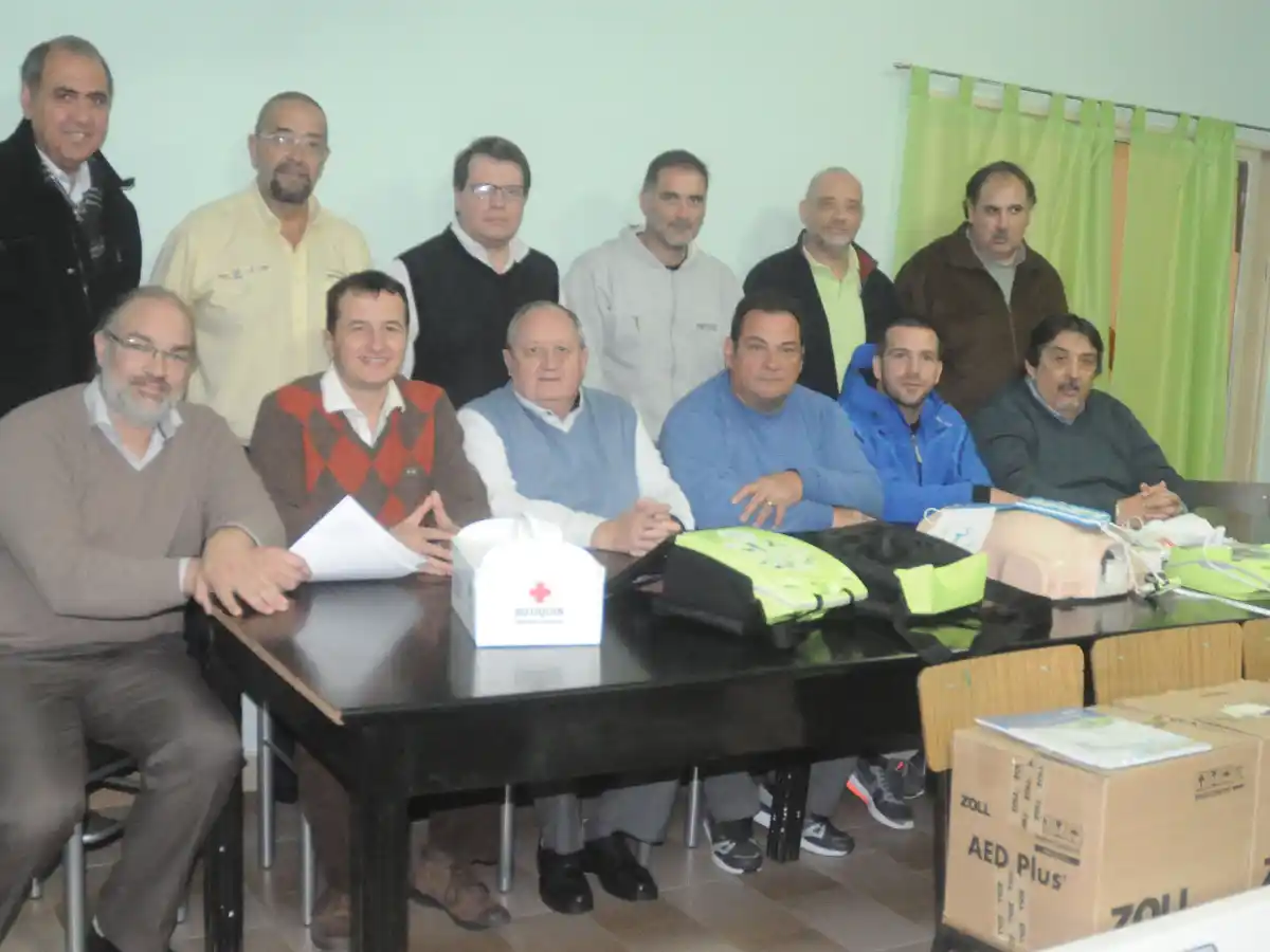 Presentaron los desfibriladores