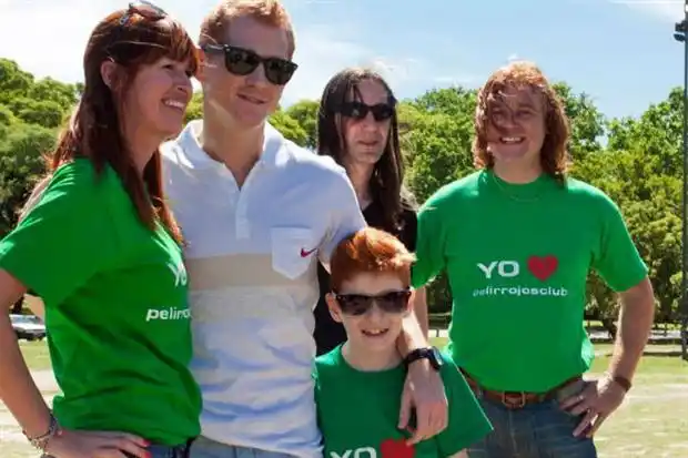 El periodista deportivo que da pelea contra "la mala fortuna" en el Pelirrojos Club