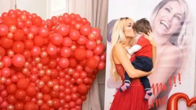 Vicky Xipolitakis reclama la cuota alimentaria de su hijo