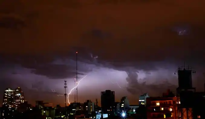 Alerta meteorológico en el noroeste bonaerense por tormentas fuertes