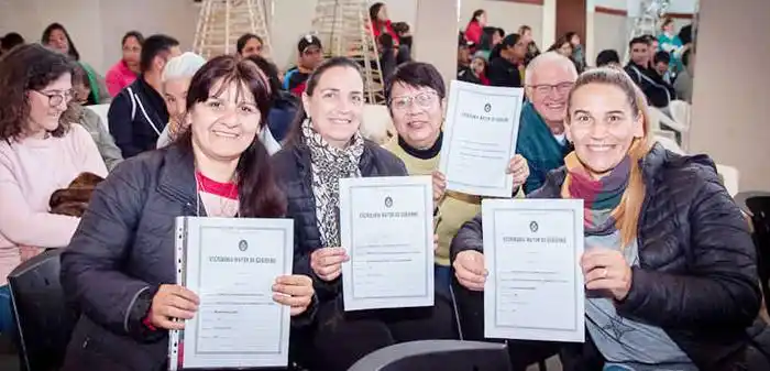 Firma de Escrituras de  Viviendas de ATE y AGMER