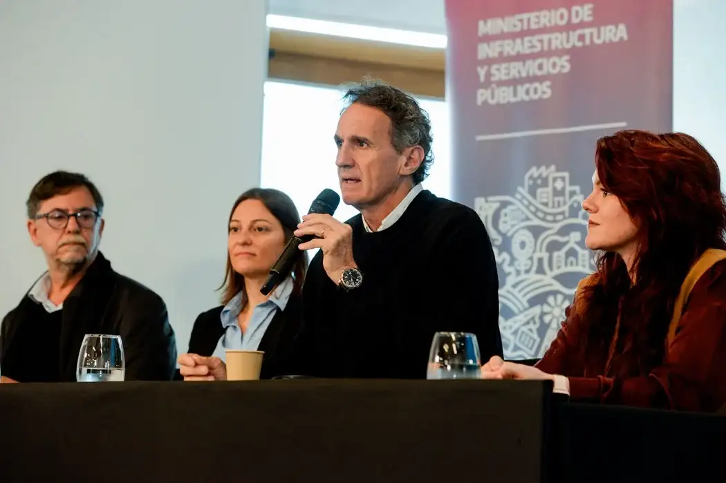 El encuentro, que contó con la presencia de Gabriel Katopodis, tuvo tres paneles en donde se debatieron los efectos del cambio climático en la infraestructura.