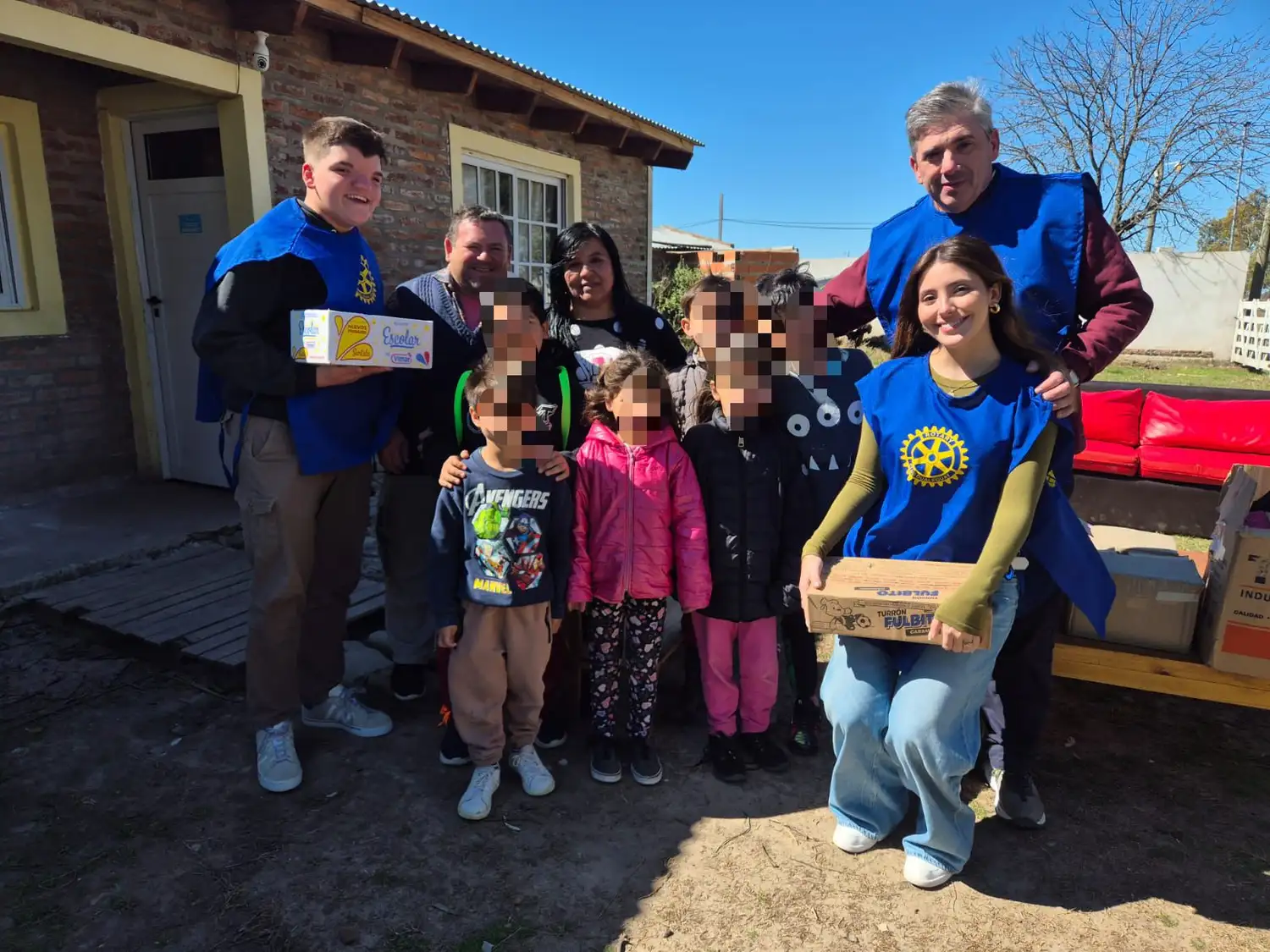 Golosinas en el Día del Niño en el Barrio Dunat, Paso de Alonso, entre otros lugares-