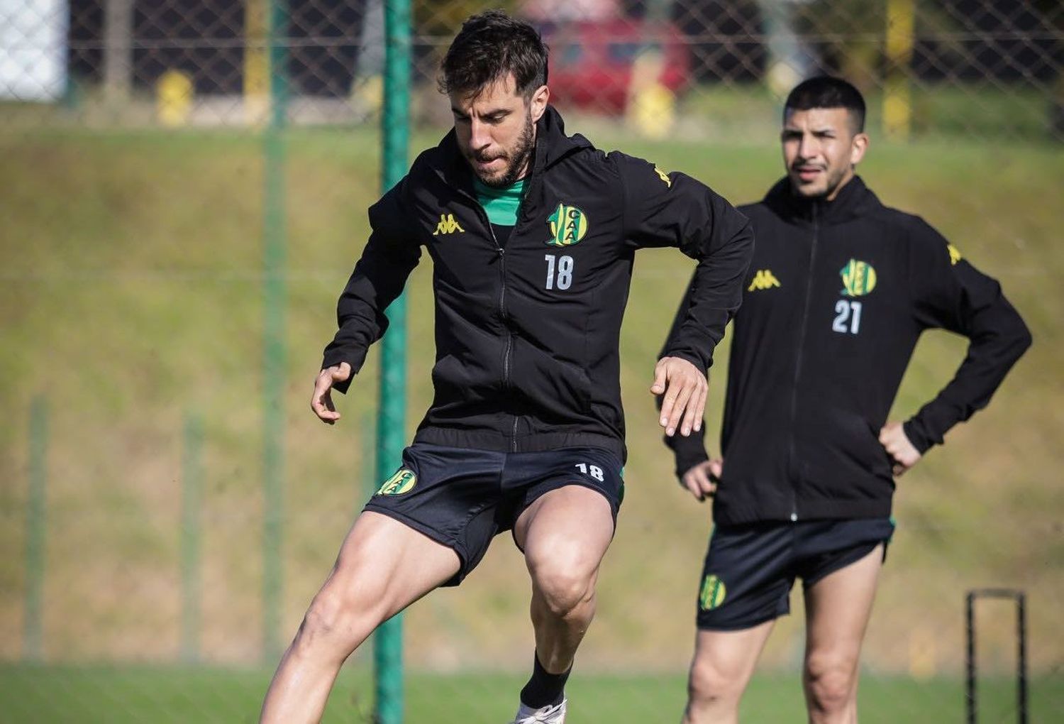 Aldosivi tendrá tres cambios y suma lesiones